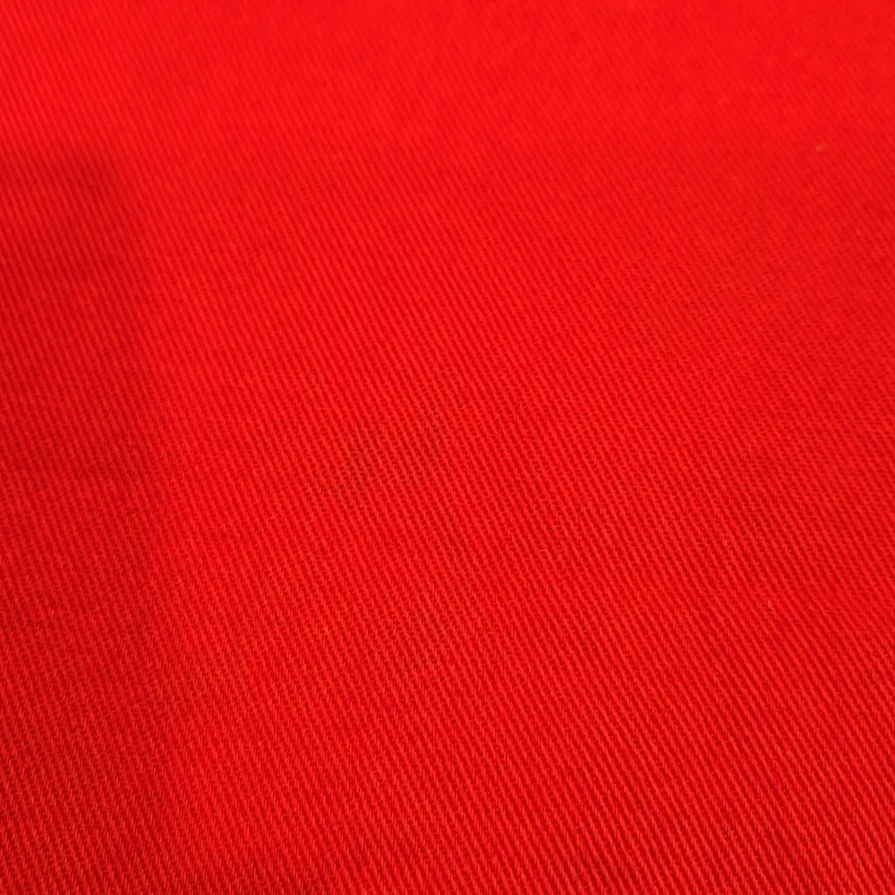 CRATE & BARREL RED APRON. UNISEX.
